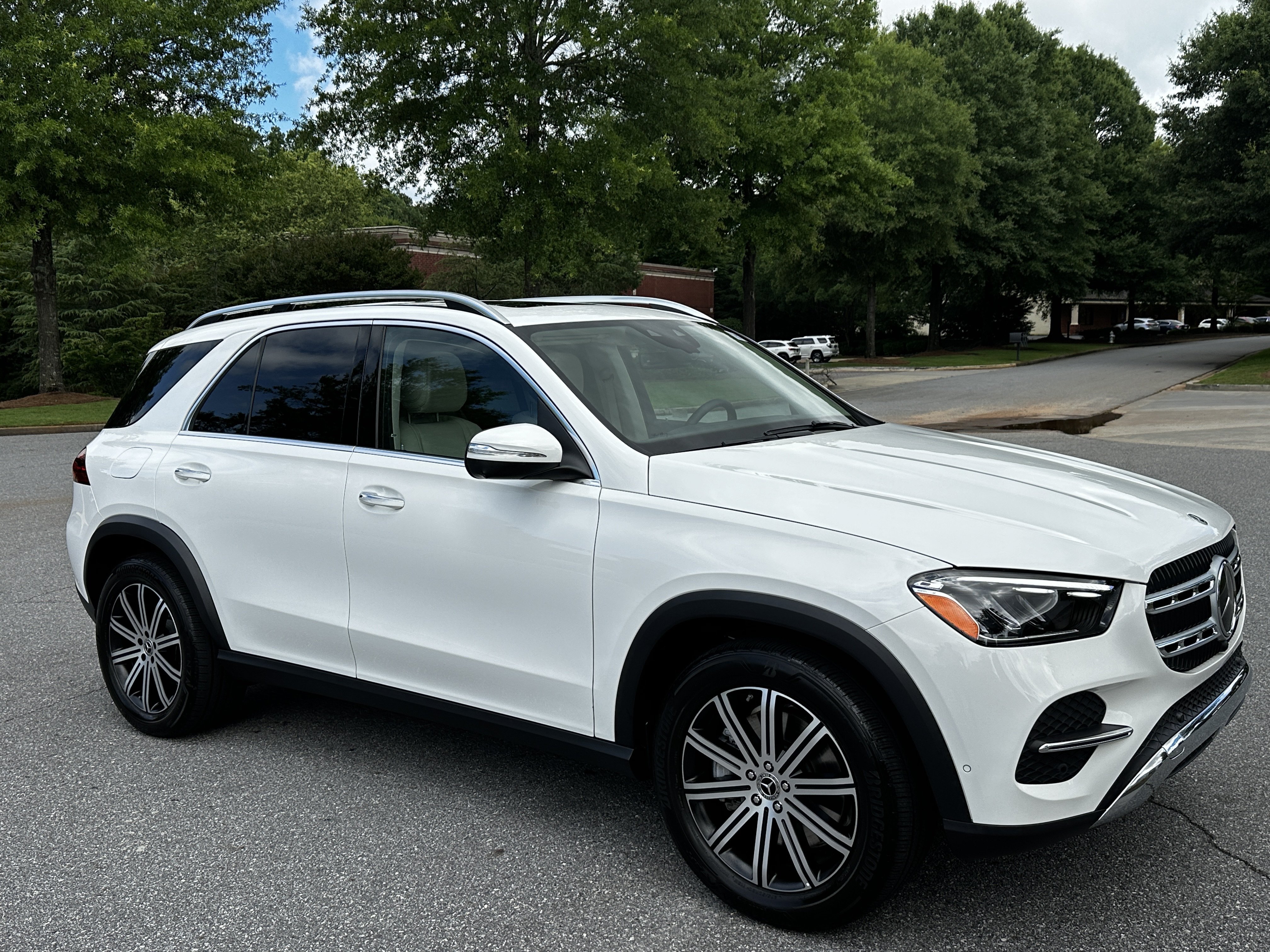 Certified Used 2026 White Mercedes-Benz GLE 450e image 2