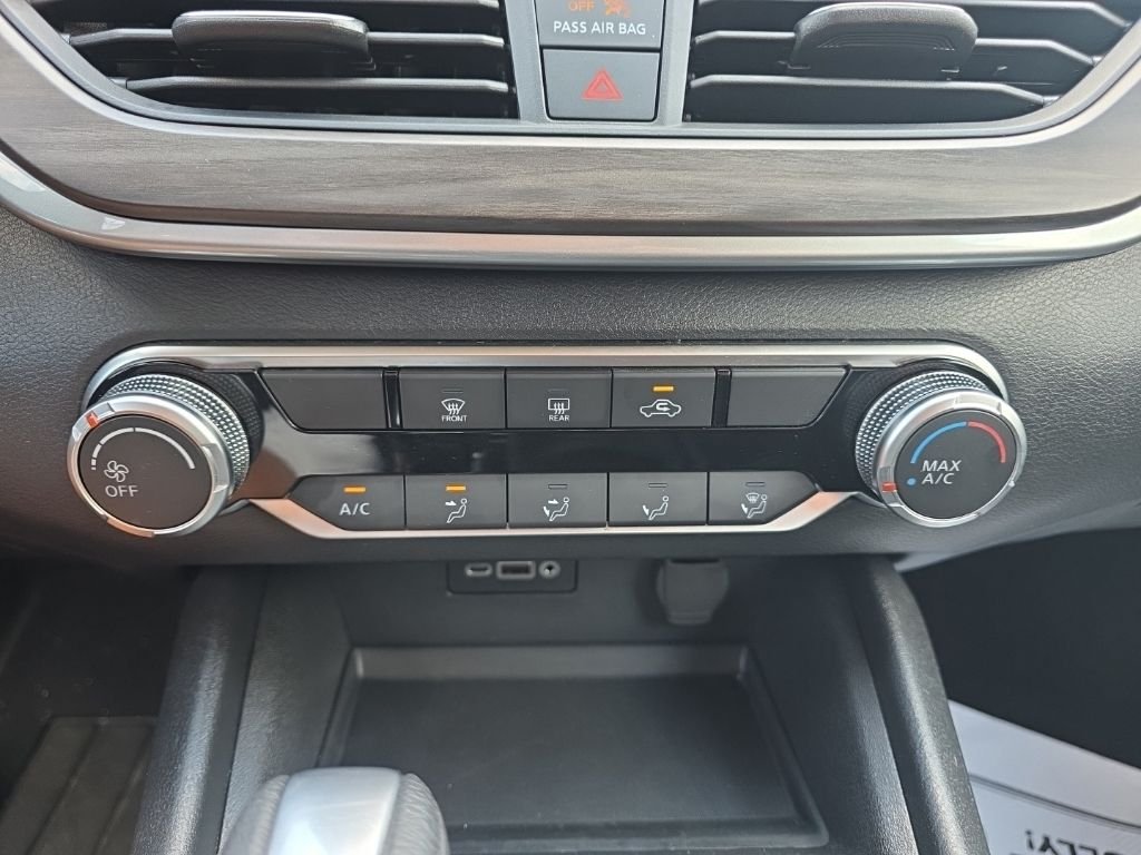 Used 2025  Nissan 2.5 SV image 21