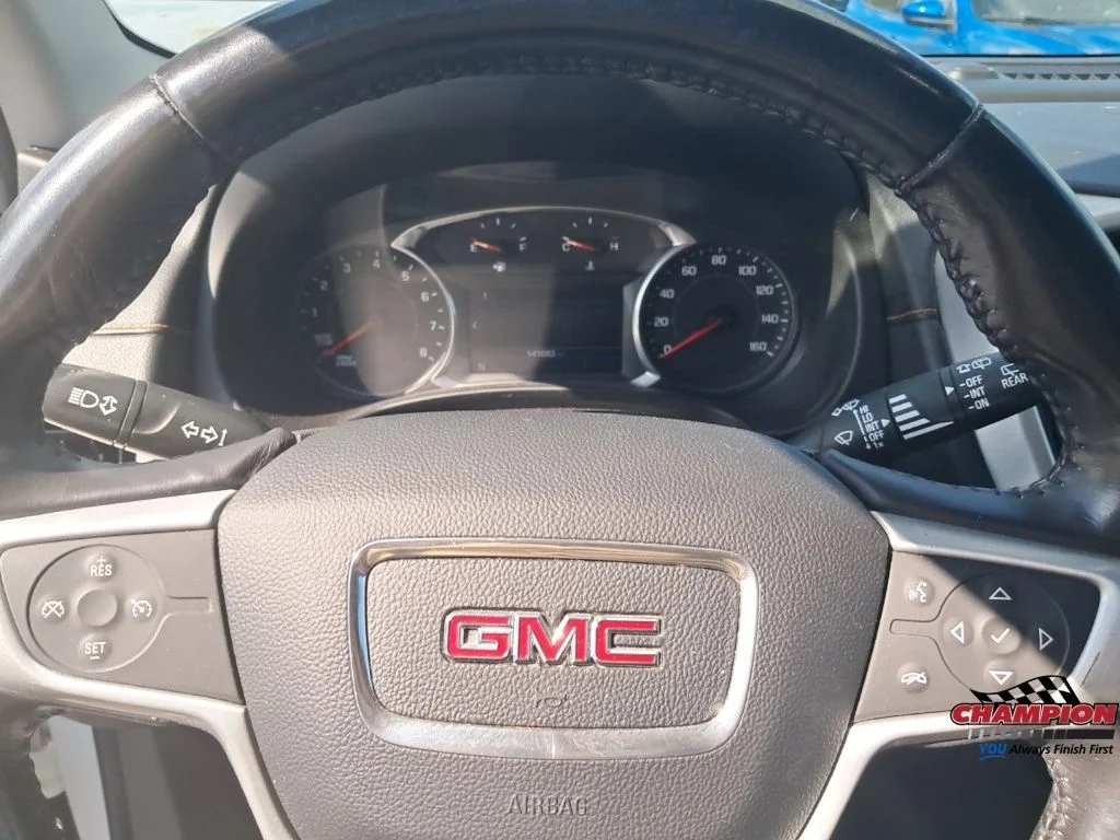 Used 2019 White GMC SLE image 19
