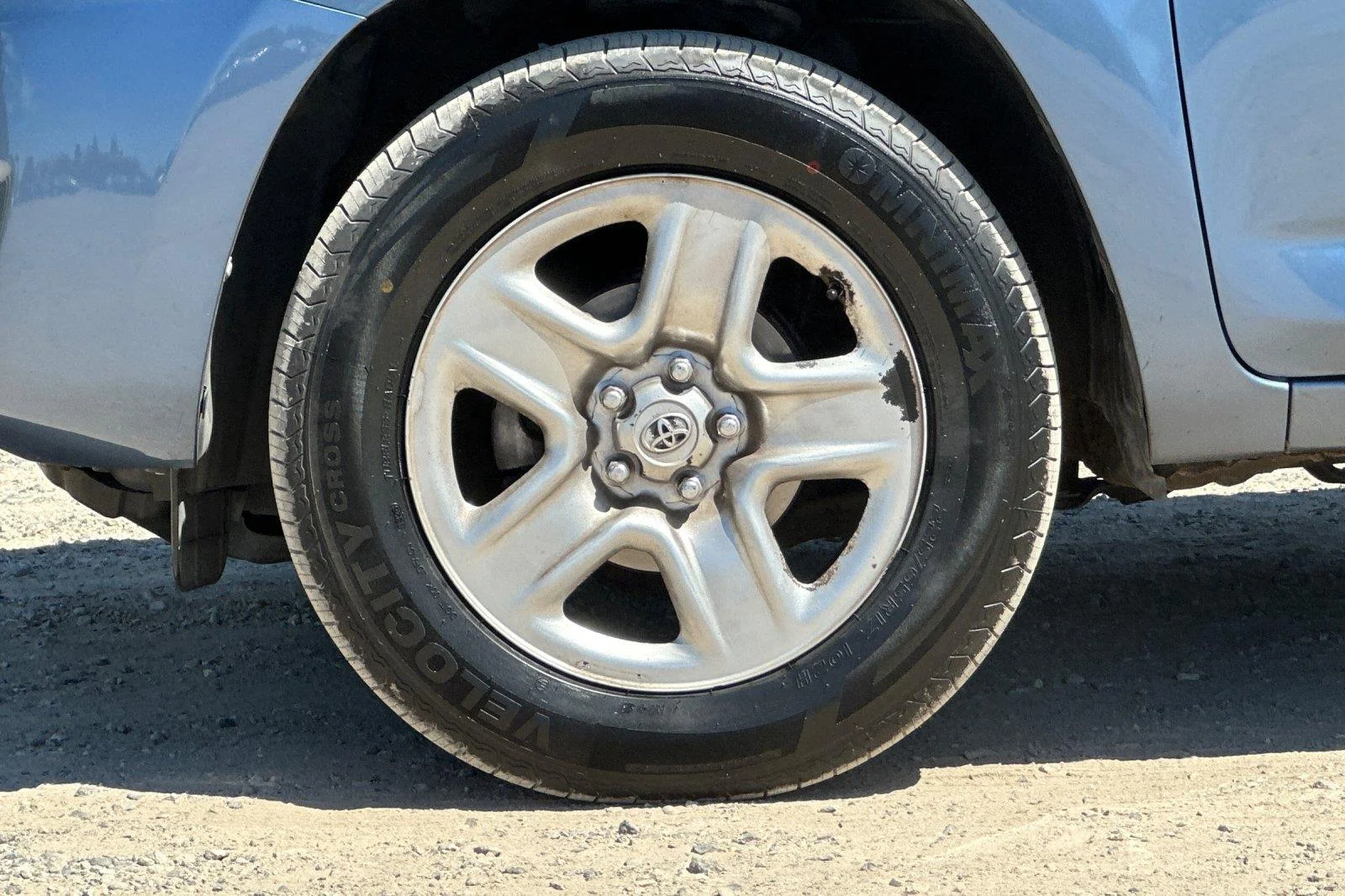 Used 2011 Pacific Blue Metallic Toyota Base image 26