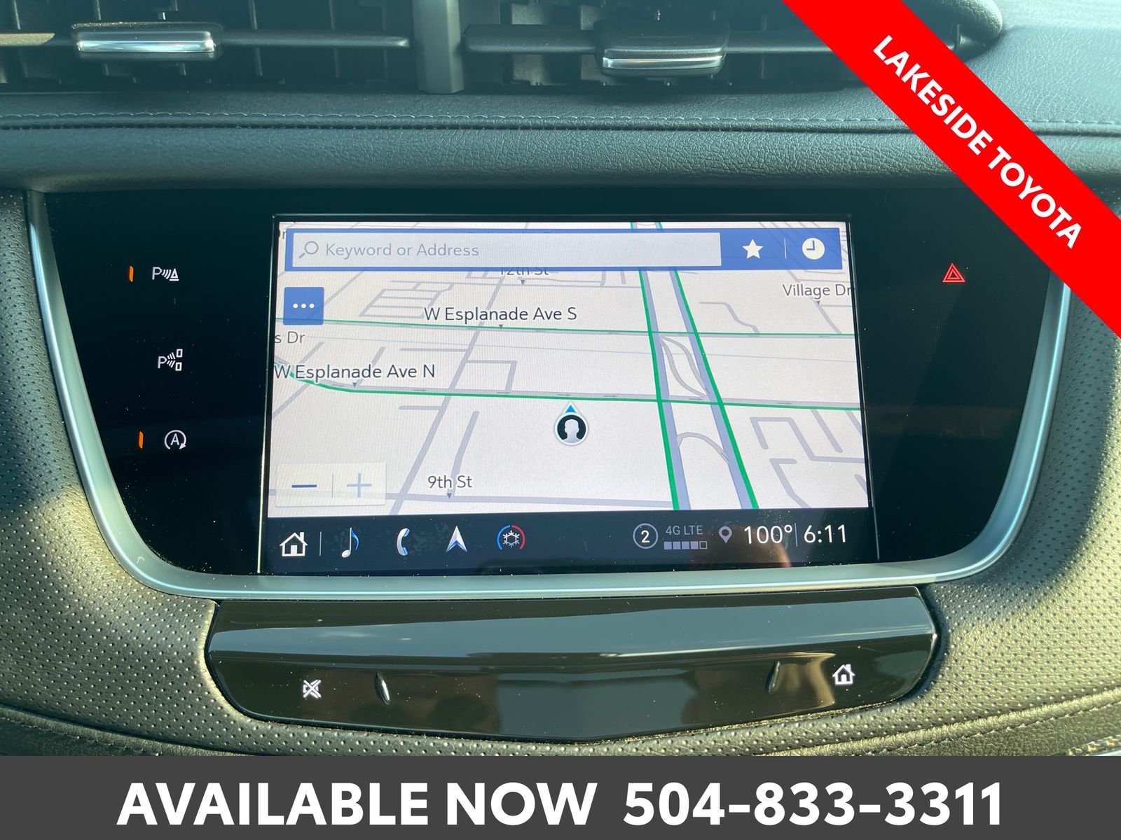 Used 2025 White Cadillac Sport image 33