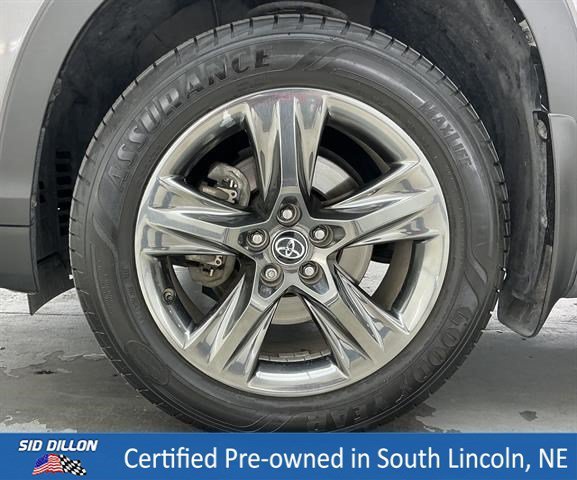Certified Used 2018 Predawn Gray Mica Toyota Limited Platinum image 18