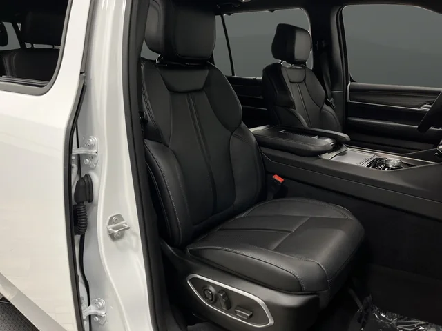 2024 Jeep Wagoneer Series III - Photo 32