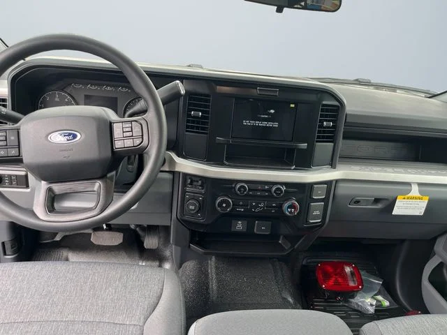 2025 Ford F-350 Super Duty Chassis Cab XL - Photo 10