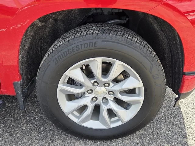 Used 2022 Red Chevrolet Custom image 8