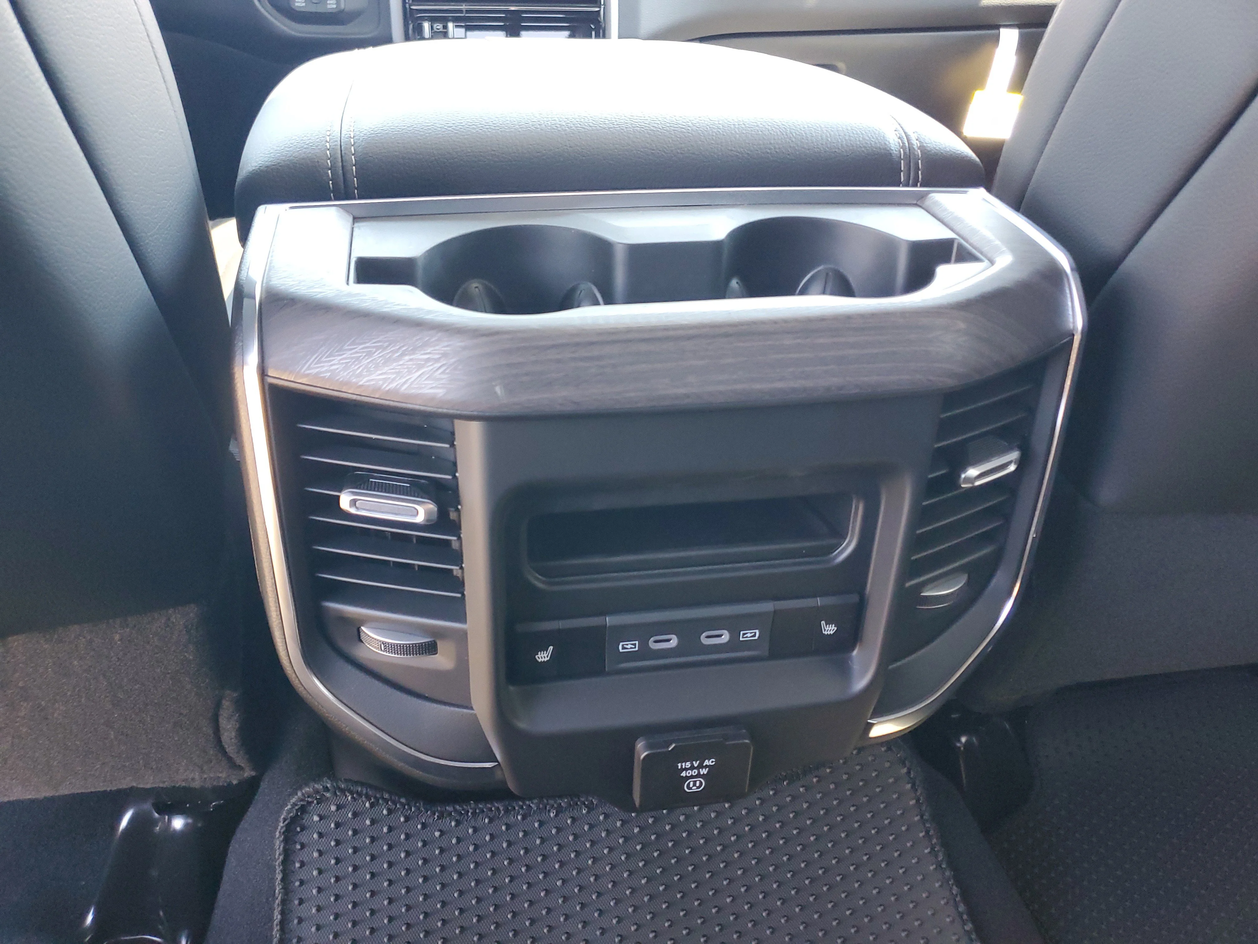 New 2026 Granite Crystal Metallic Clear-Coat Exterior Paint RAM Laramie image 16