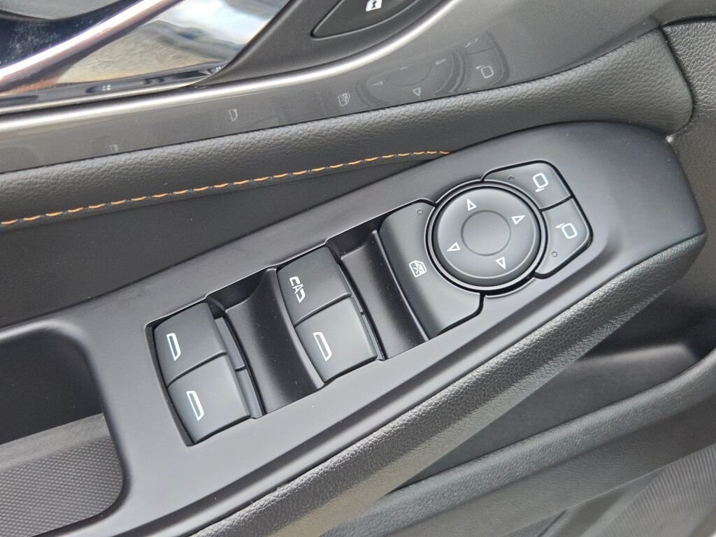 Used 2019 White Chevrolet LT image 18
