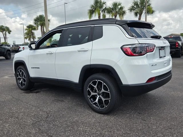 New 2026 Bright White Clear-Coat Exterior Paint Jeep Limited image 6