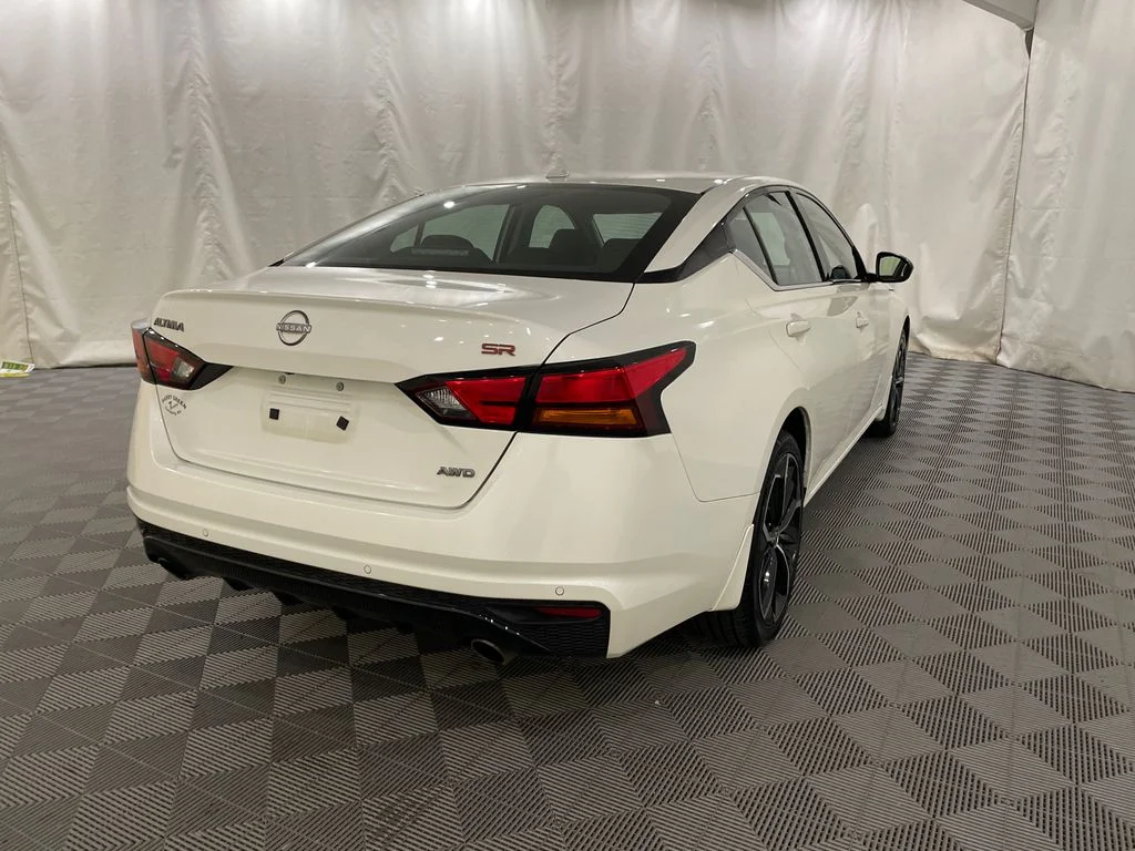 Used 2024 Pearl White Tricoat Nissan 2.5 SR image 5