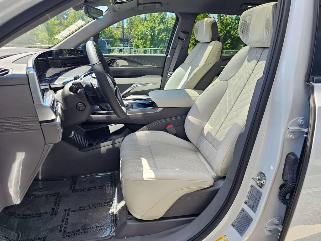 New 2026 Vibrant White Tricoat Cadillac Luxury image 23