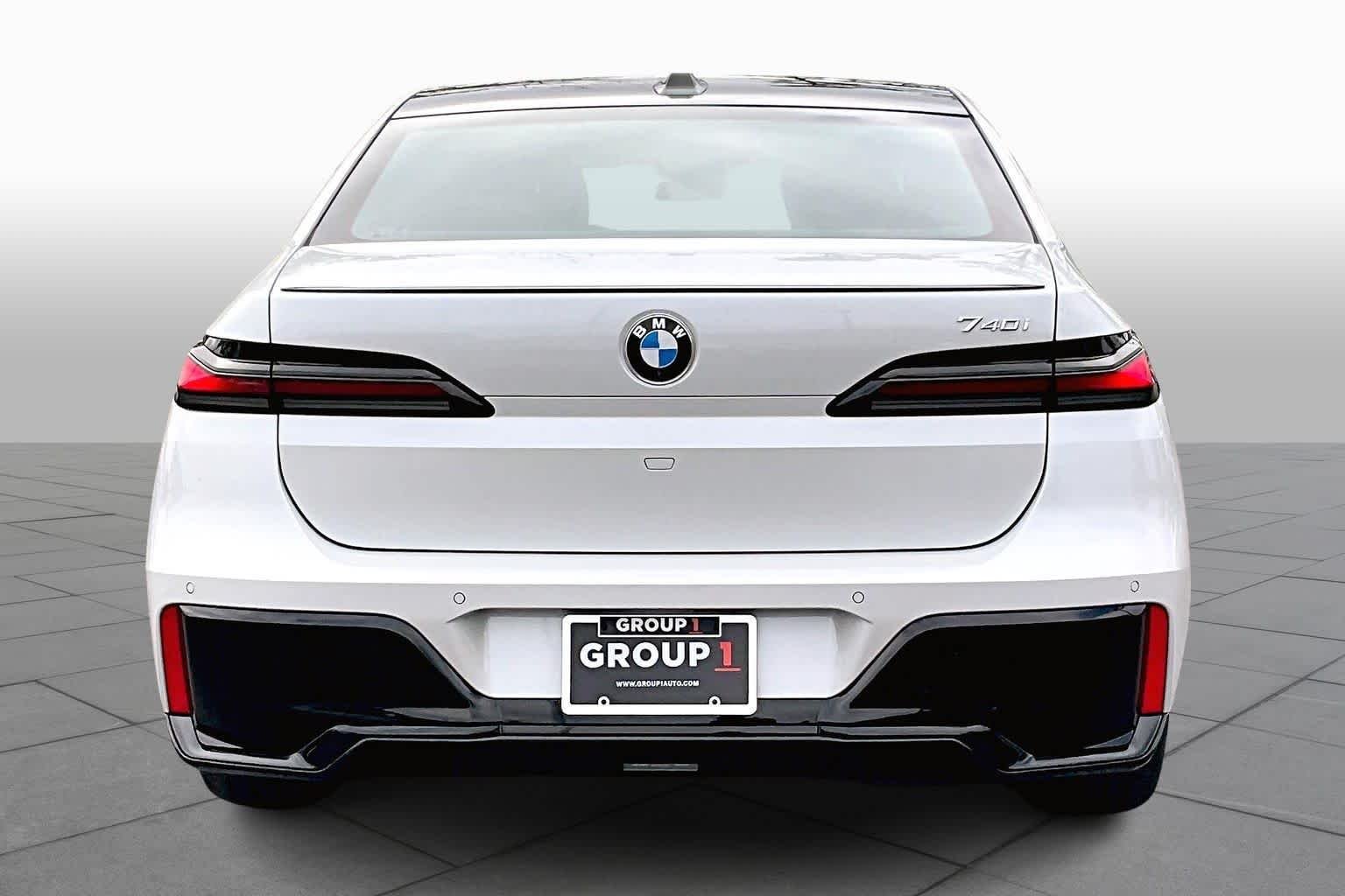 Used 2026 Mineral White Metallic BMW 740i image 5