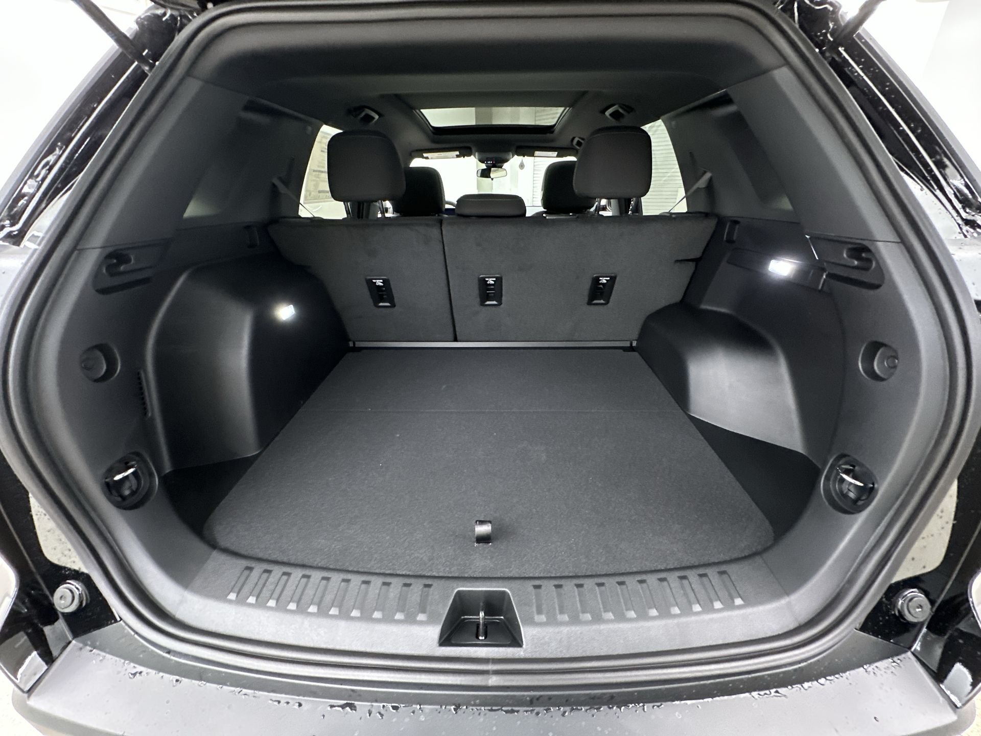 2027 Chevrolet Equinox LT - Photo 79