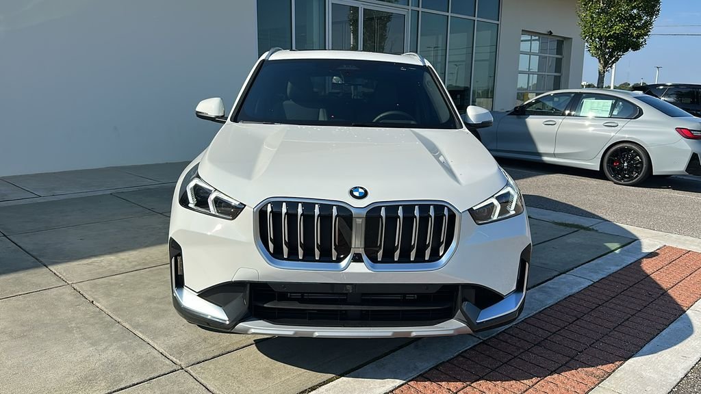 Used 2026 Alpine White BMW xDrive28i image 2