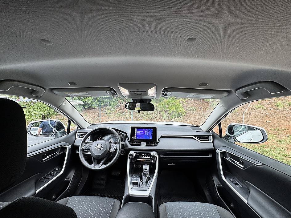 Used 2025 Ice Cap Toyota XLE image 22