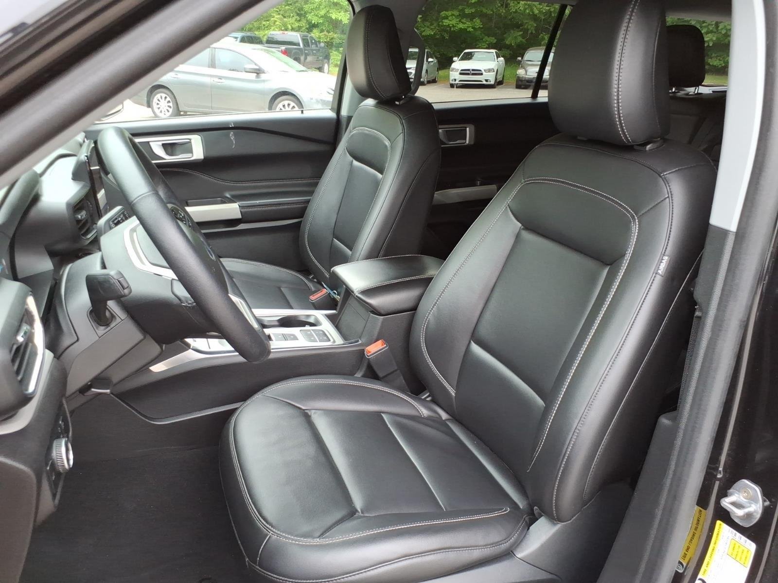 Used 2023 Agate Black Metallic Ford XLT image 11