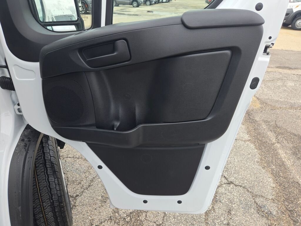 New 2026 Bright White Clear-Coat Exterior Paint RAM Base image 5