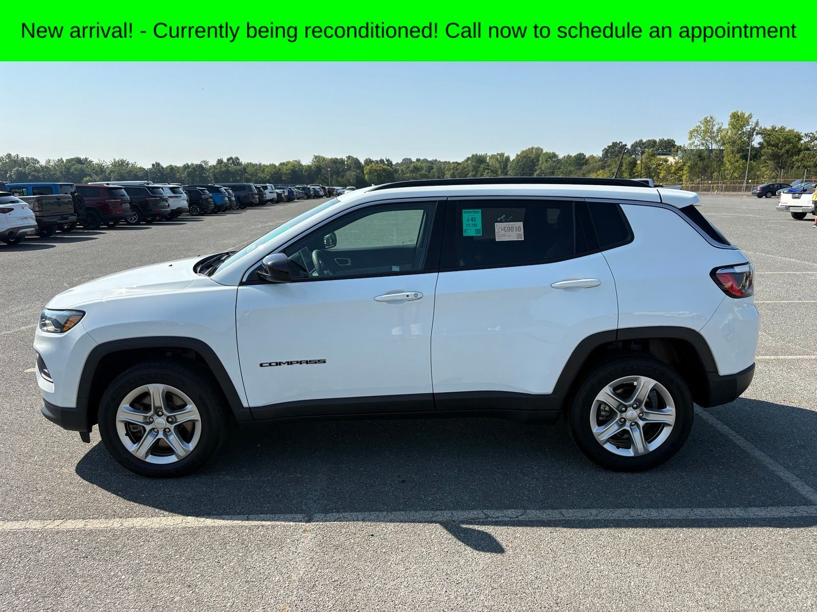 Used 2023 Bright White Clearcoat Jeep Latitude image 8