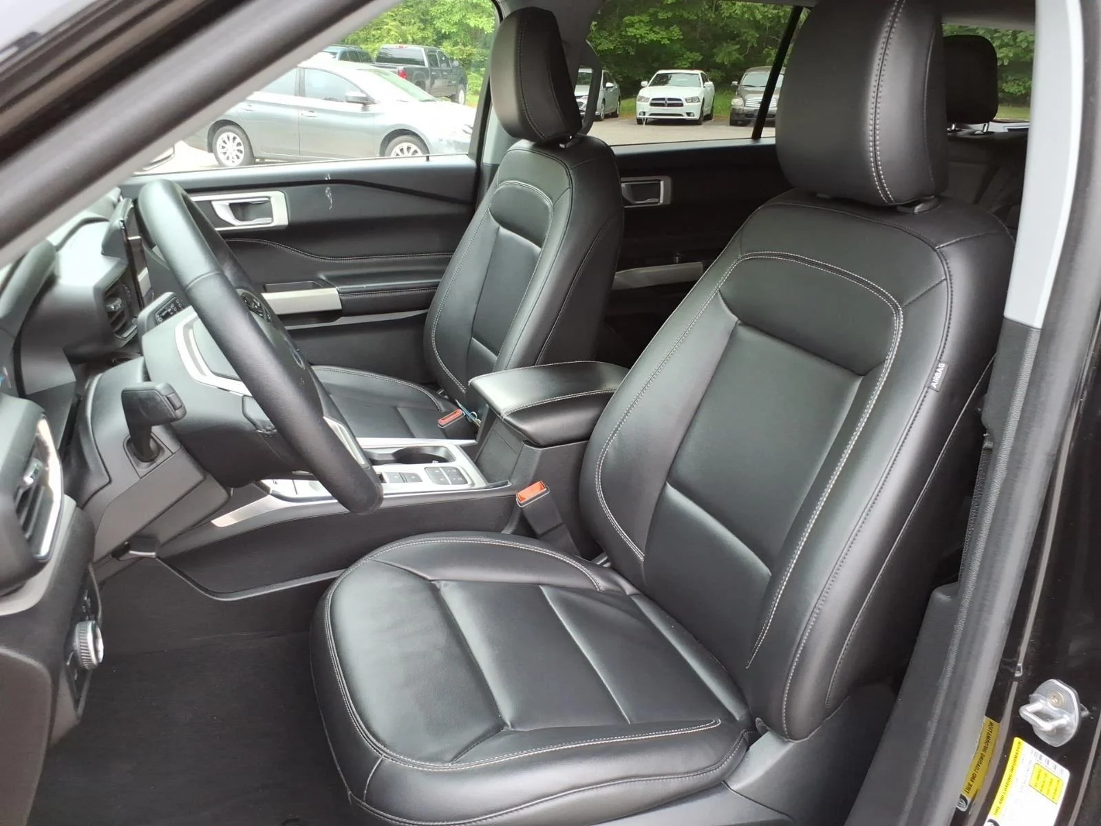 Used 2023 Agate Black Metallic Ford XLT image 11