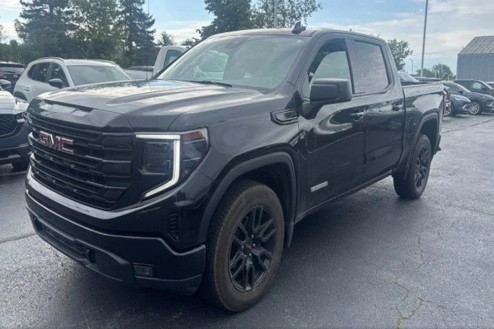 Used 2024 Black GMC Elevation image 2