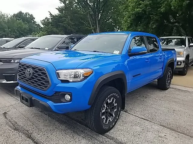 Used 2020 Blue Toyota SR5 image 10