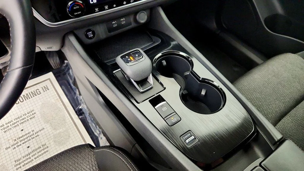 Used 2025 Gun Metallic Nissan FWD SV image 16