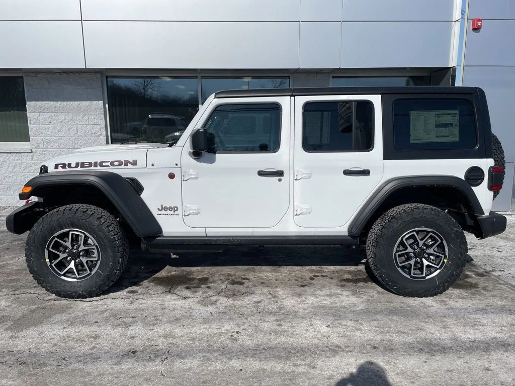 New 2026 Bright White Clear-Coat Exterior Paint Jeep Rubicon image 7
