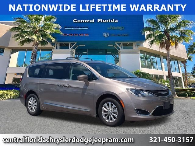 2018 Chrysler Pacifica Touring L's photo