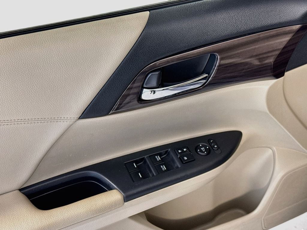 2017 Honda Accord Hybrid - Photo 23