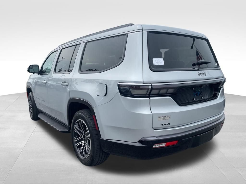 New 2026 Silver-Zynith Exterior Paint Jeep  image 3