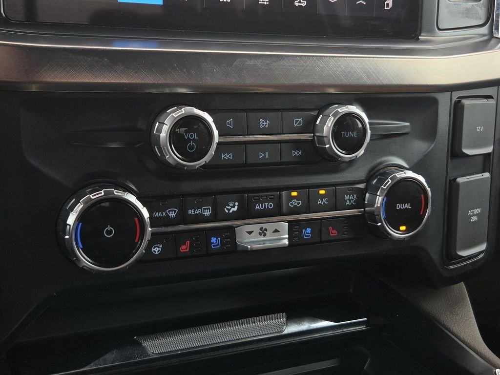 Used 2024 Agate Black Metallic Ford King Ranch image 29