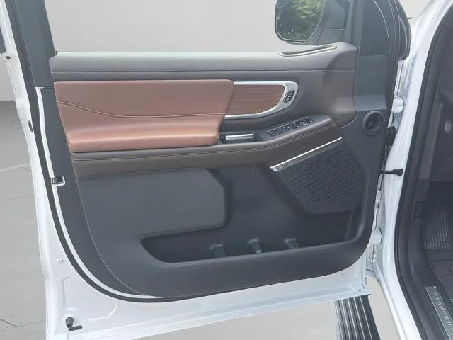 New 2026 Star White Metallic Tri-Coat Ford King Ranch® image 22