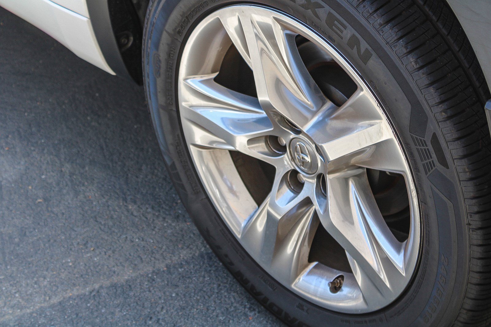 Used 2014 Blizzard Pearl Toyota Limited Platinum image 10