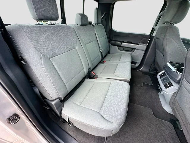 Used 2024 Silver Ford XLT image 26