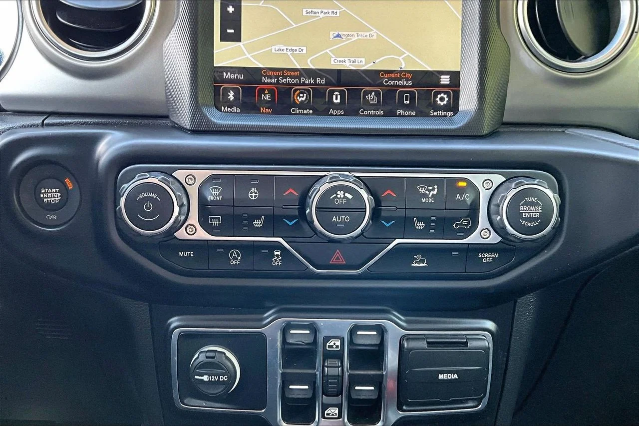 Certified Used 2022 Black Jeep Sahara image 18