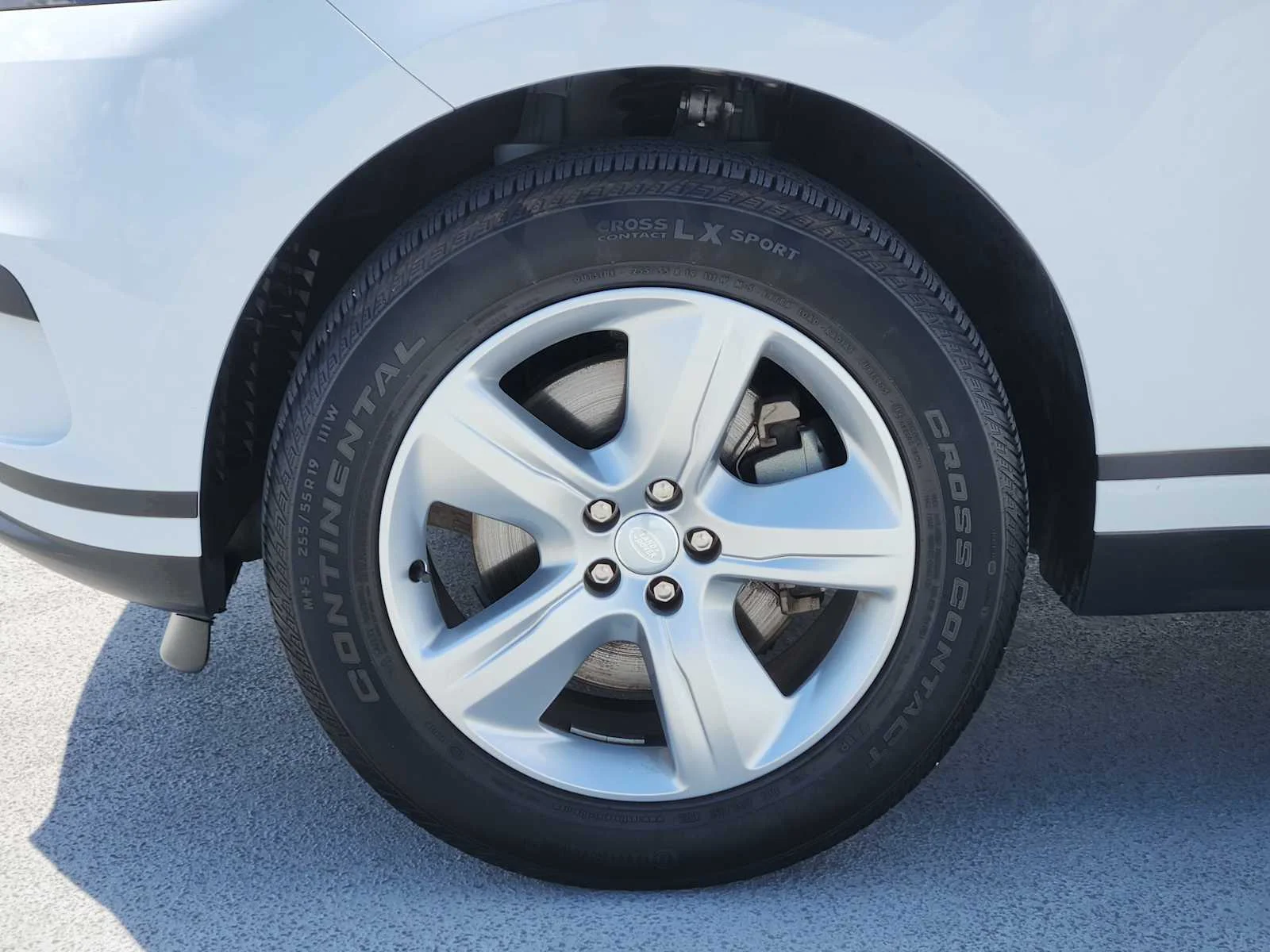 Certified Used 2025 Fuji White Land Rover S image 10