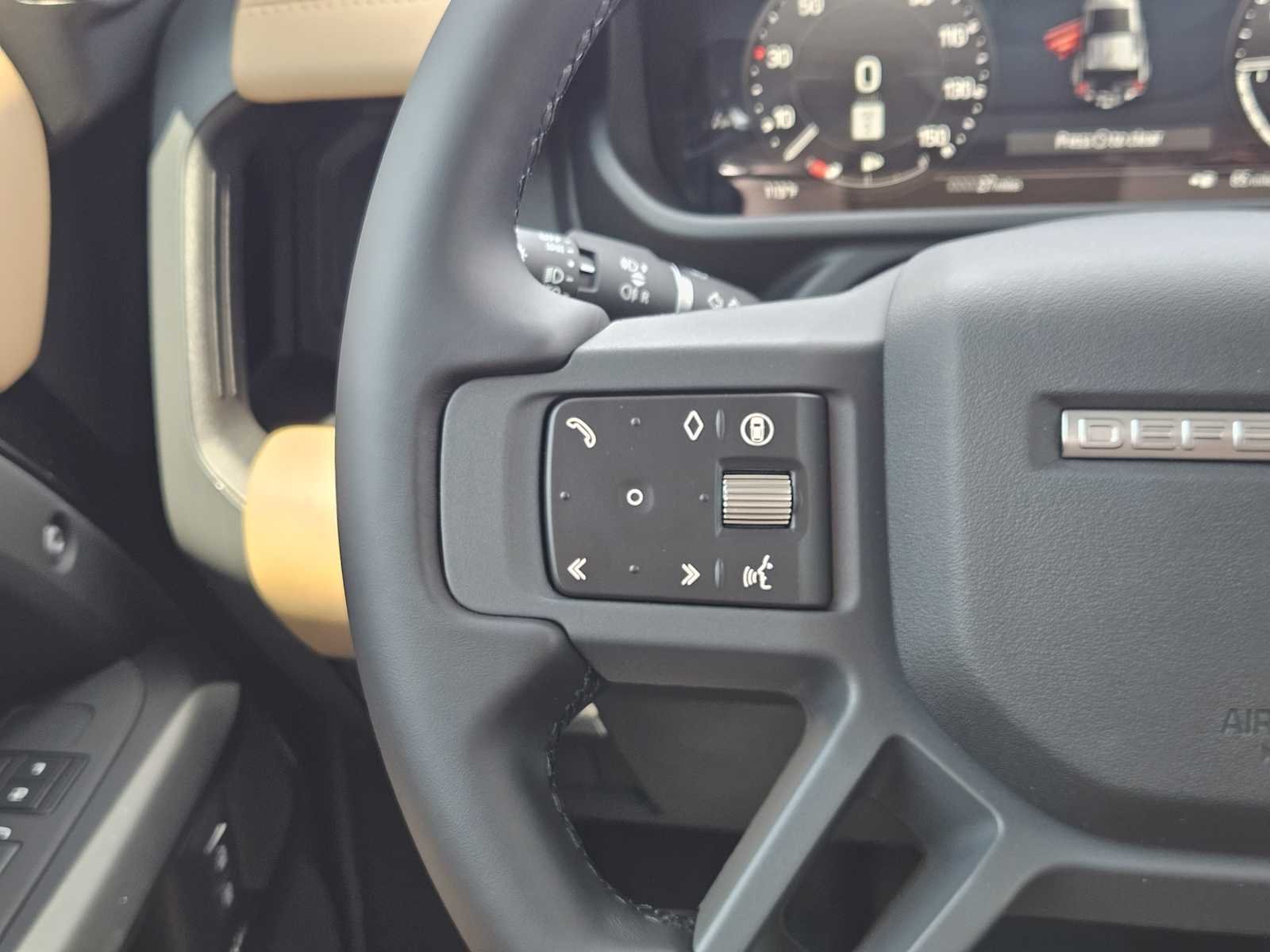 New 2026 Santorini Black LAND ROVER S image 25