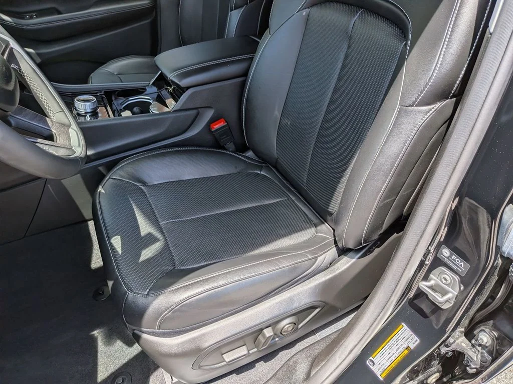Used 2023 Black Jeep Limited image 23