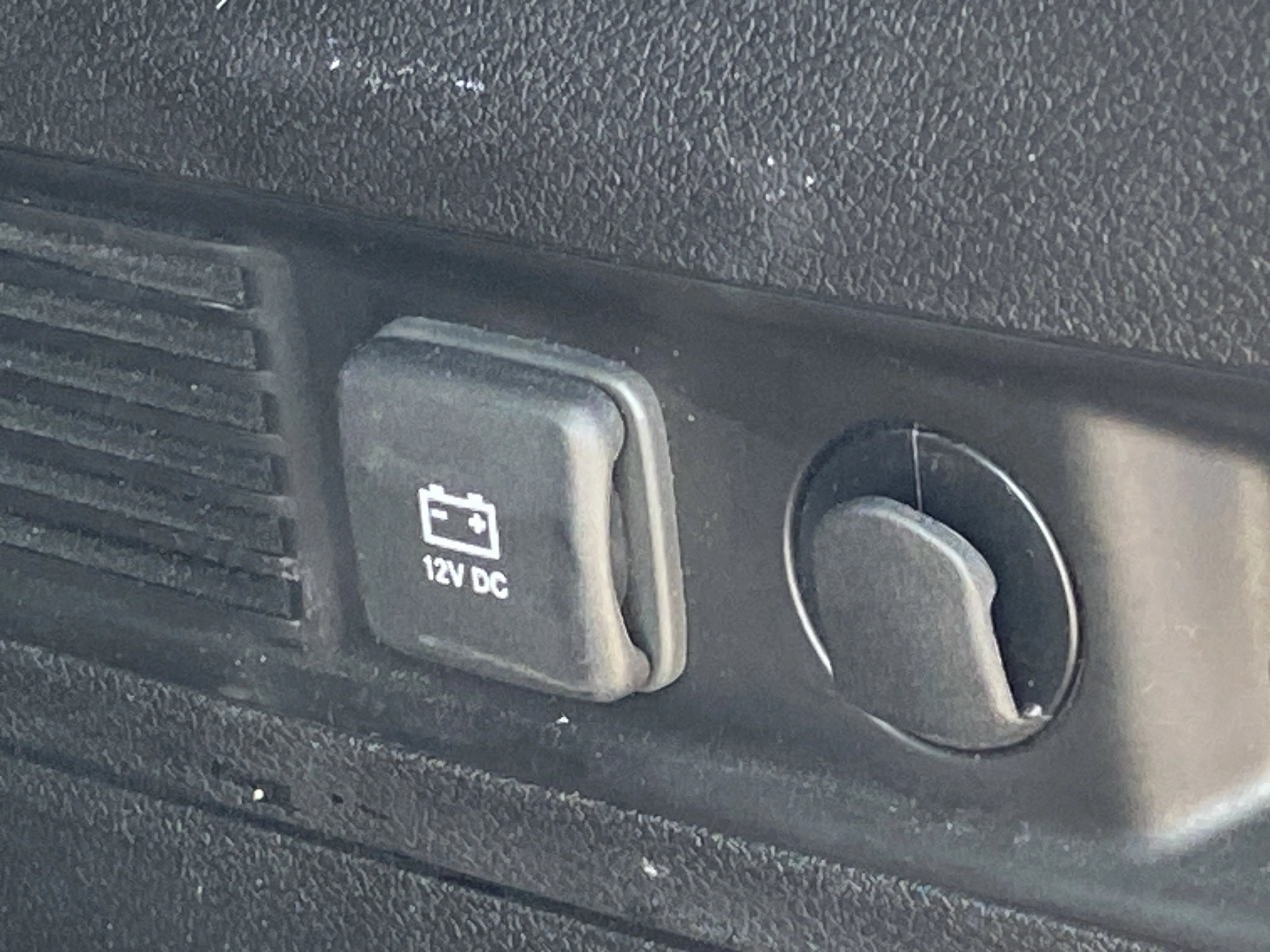 Used 2023 Diamond Black Crystal Pearlcoat Jeep Series III image 9