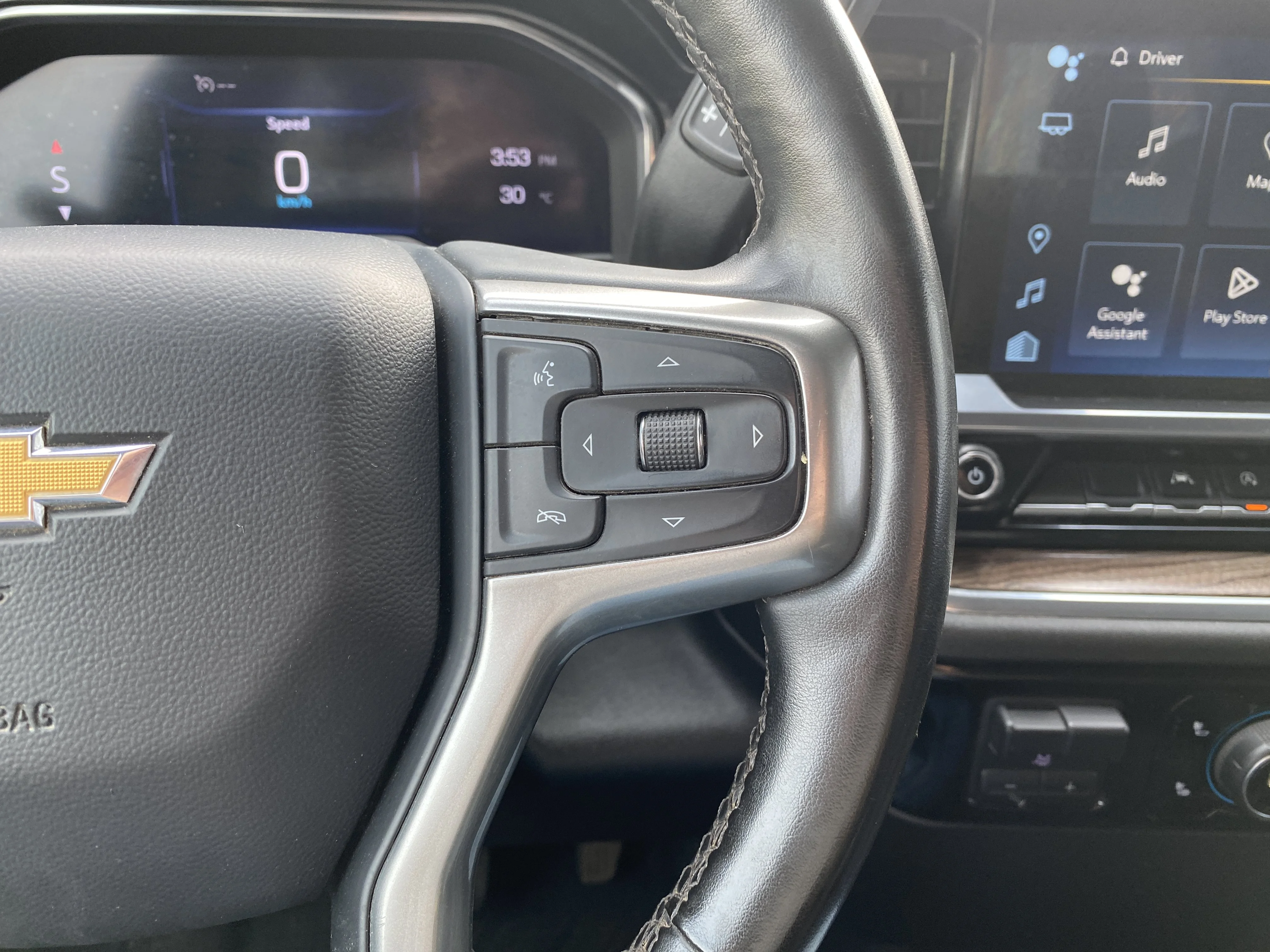 Used 2023 White Chevrolet LT Crew Cab  * Z71 OFF ROAD * HEATED SEATS * image 13