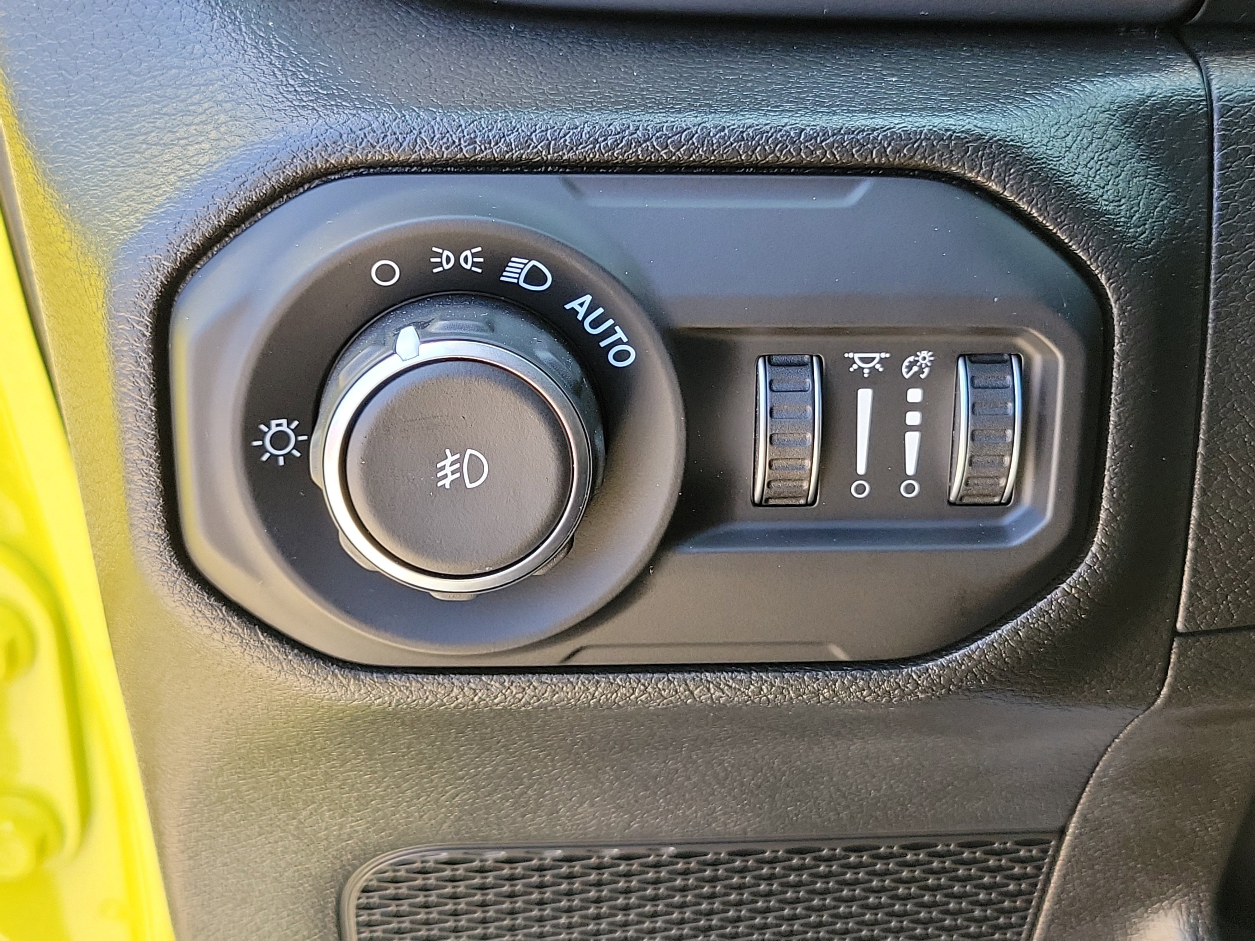 Used 2022 High Velocity Clearcoat Jeep Unlimited Sport S image 19