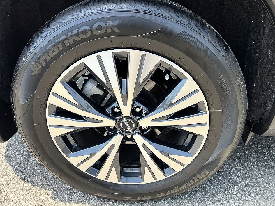 Used 2023 Gun Metallic Nissan SV image 11
