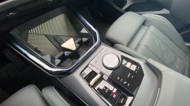 Used 2025 Alpine White BMW 30 xDrive image 19