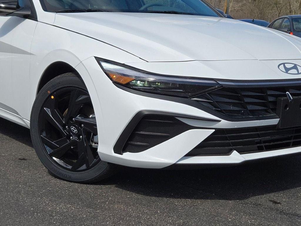 New 2026 White Hyundai SEL Sport image 3