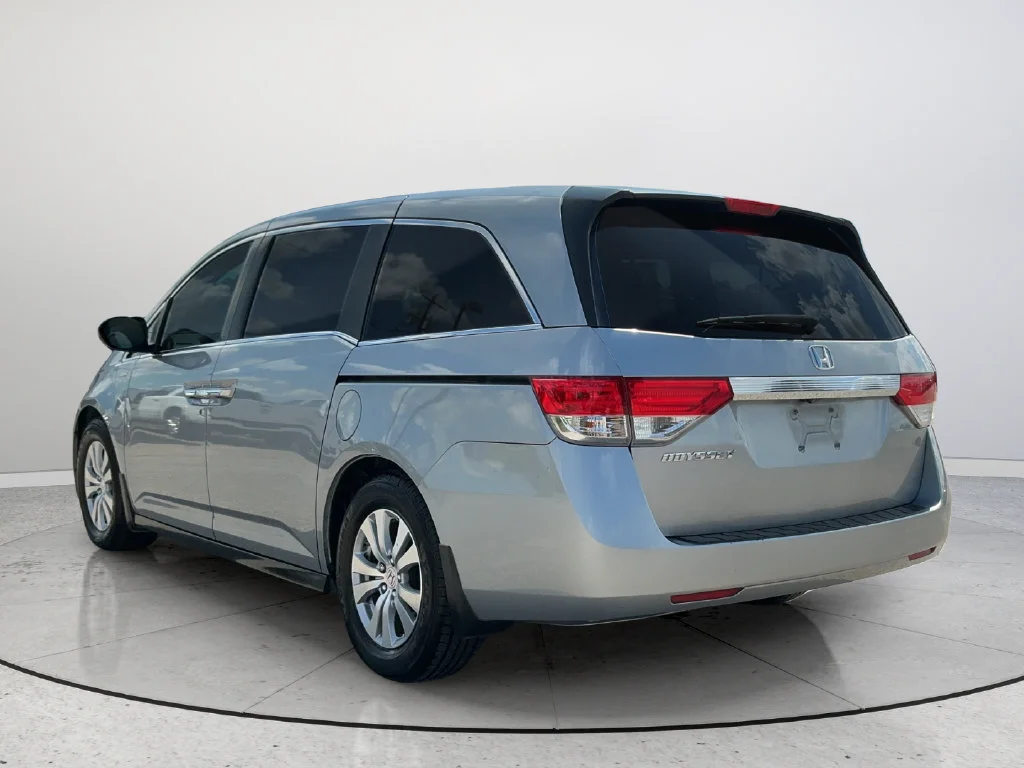 Used 2017 Lunar Silver Metallic Honda EX image 4