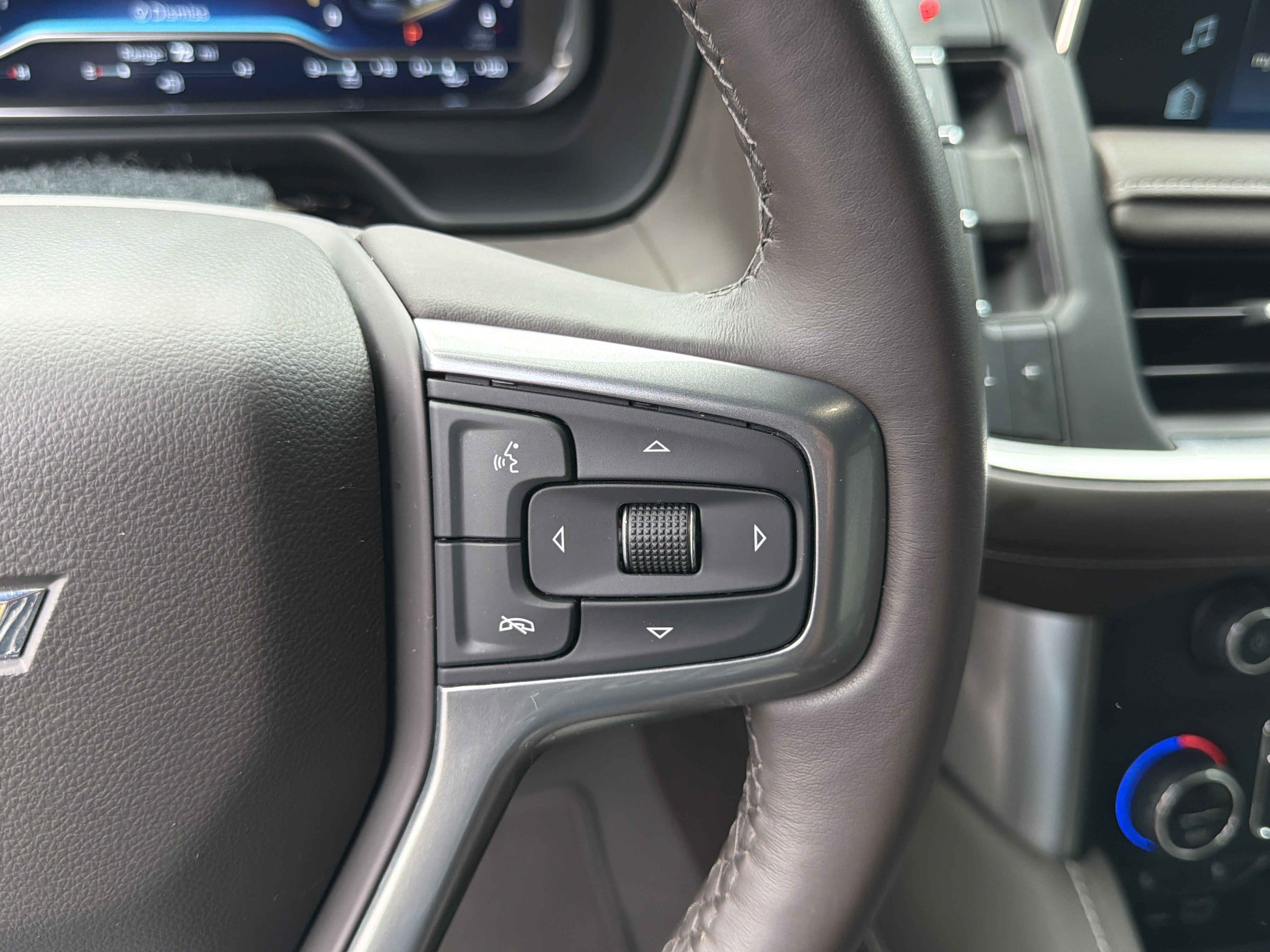 Used 2022 Empire Beige Metallic Chevrolet LT image 28