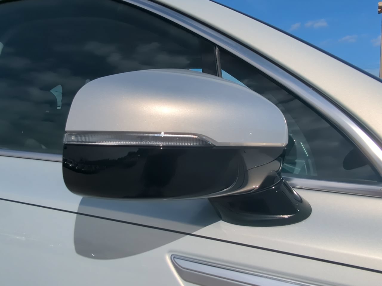 New 2026 Ivory Silver Kia S image 36