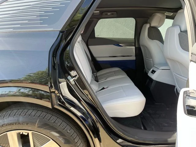 Used 2025 Black Cadillac Luxury image 27