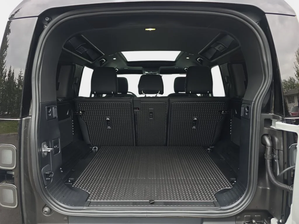 New 2026 Fuji White LAND ROVER S image 12