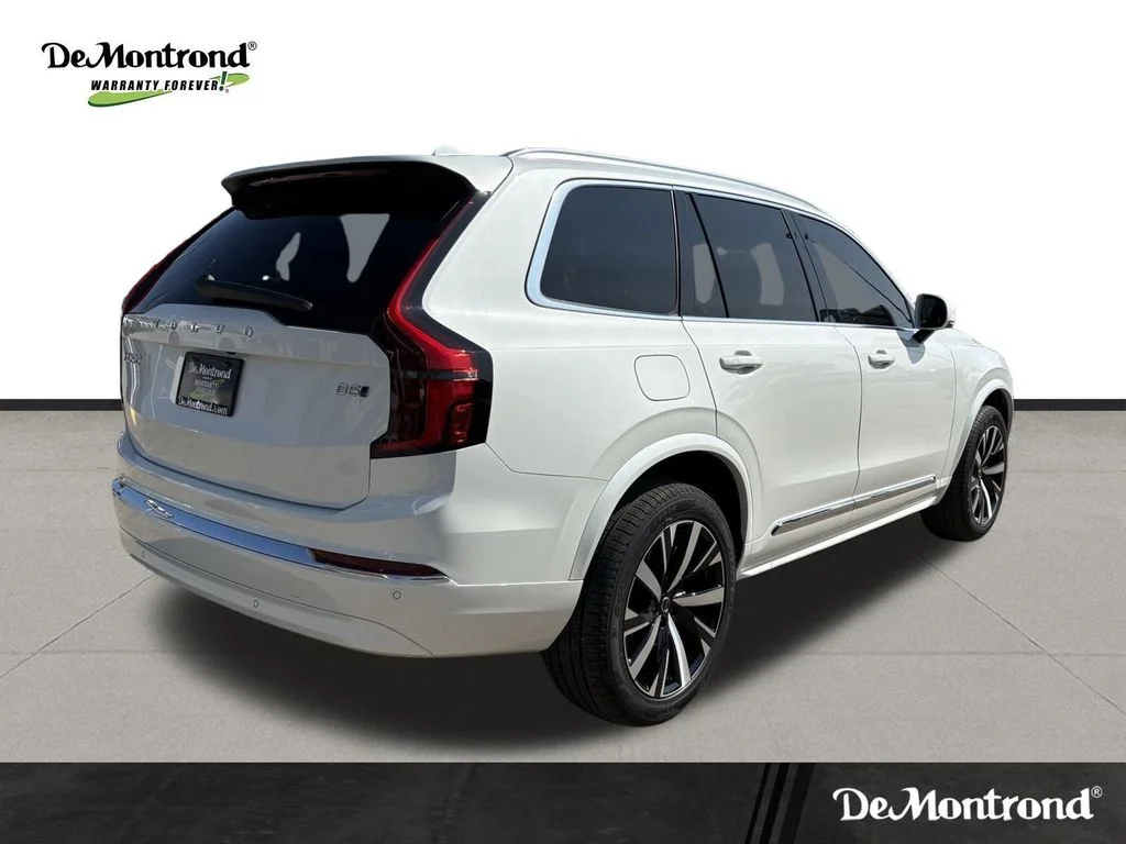 New 2026 Crystal White Volvo Core image 5