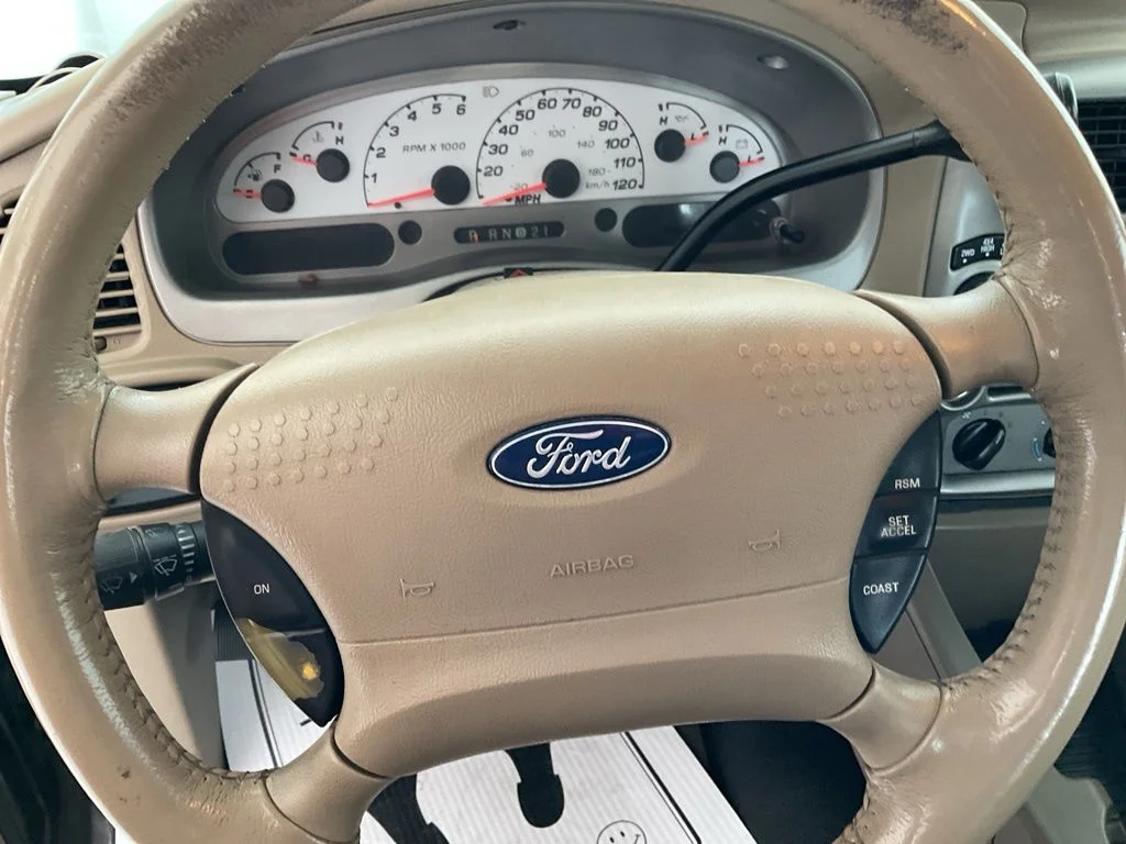 Used 2005  Ford XLT image 11